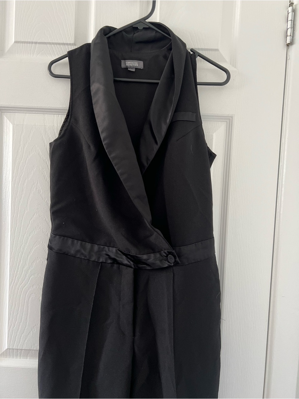 Kenneth Cole Reaction Black Label with White Logo